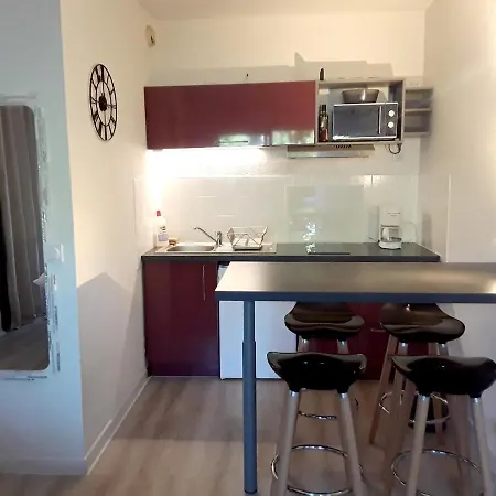 D'une A Sur A 50 M De La Avec Terrasse Amenagee Appartement *