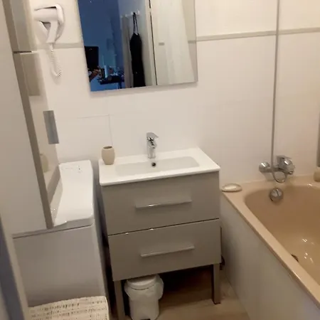 A Avec Terrasse Apartamento